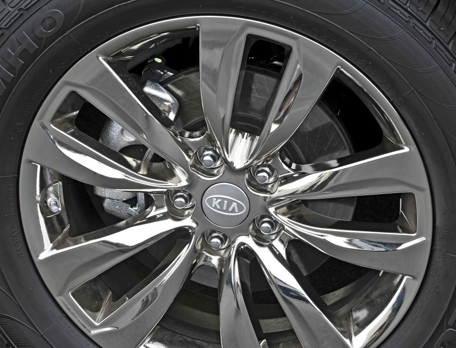  Kia Sorento 2013 года  (US) (фото 29 из 46)